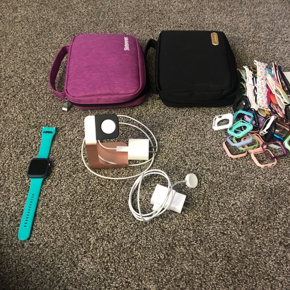 Apple series 6 watch 44mm with accessories - Picture 4 of 5